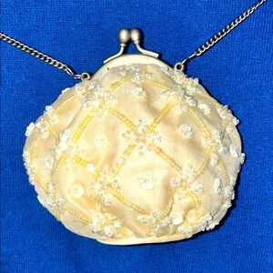 Vintage 1930s silk beaded coin purse bag